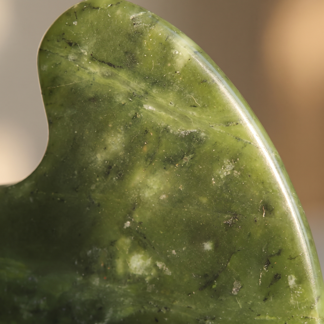 Professional Jade Gua Sha Scraping Tool Heart Shape Natural Jade Stone Face Neck Body Massage Scraper Skin Therapy Recovery Tool
