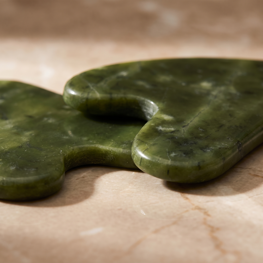 Professional Jade Gua Sha Scraping Tool Heart Shape Natural Jade Stone Face Neck Body Massage Scraper Skin Therapy Recovery Tool